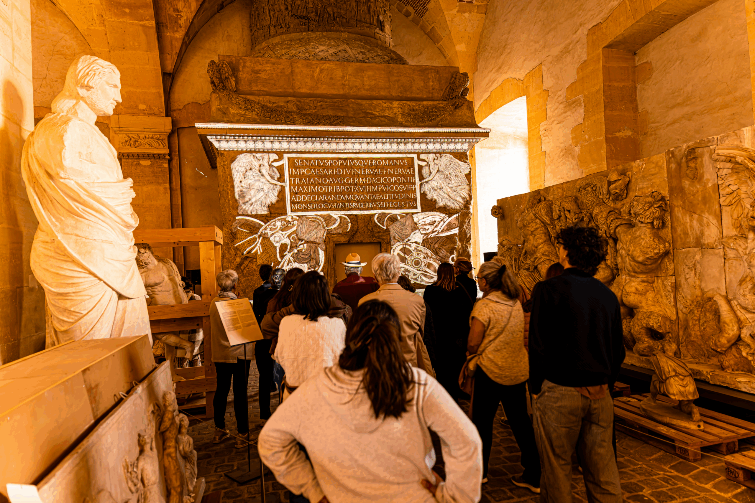 We Are Kraft réalise plusieurs mappings sur des sculptures d'exception au Château de Versailles.